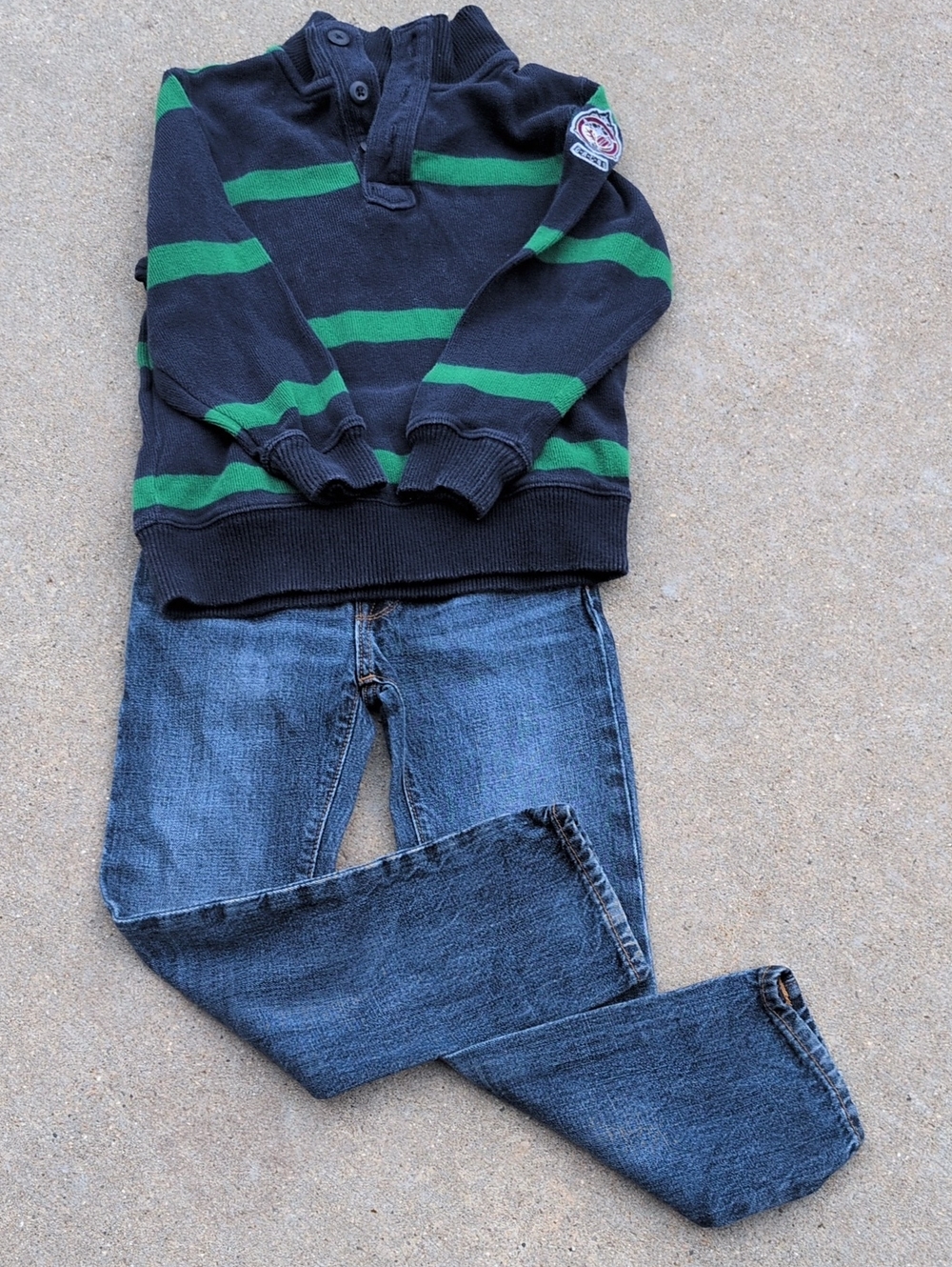 GAP Kids Dark Blue Denim Slim Straight Jeans And Sweater Size 6